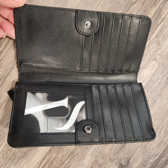 Vera Wang wallet. New - Picture 2 of 3